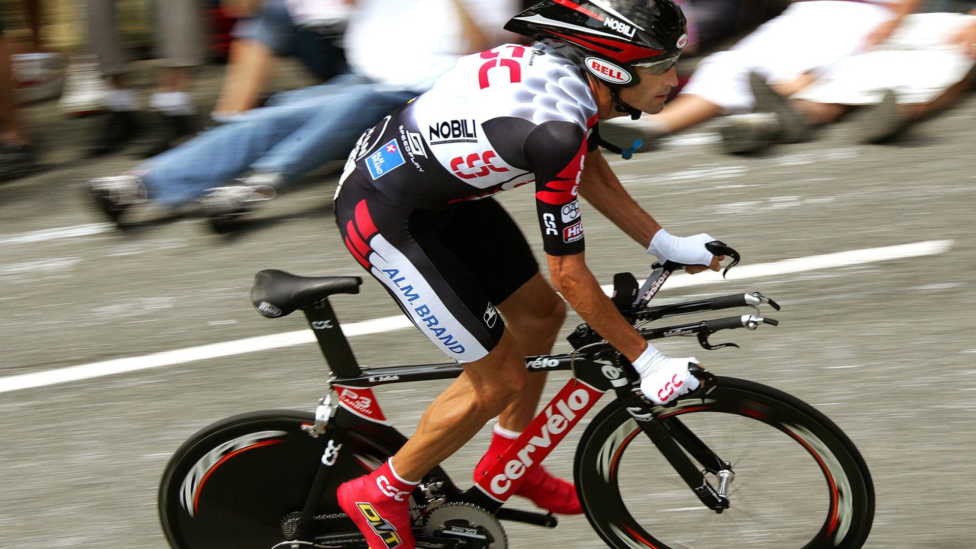 丹·卡特：从全黑队核心球员到橄榄球传奇人物，丹特和c罗