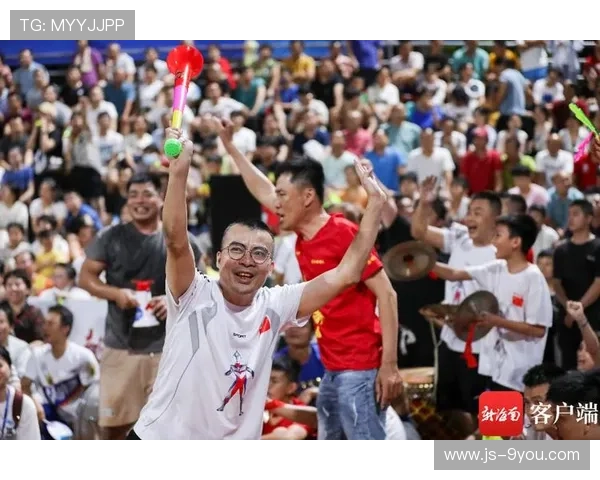 球迷狂欢:主场氛围引爆全场的精彩瞬间,球迷活动 球迷狂欢:主场氛围引爆全场的精彩瞬间,球迷活动