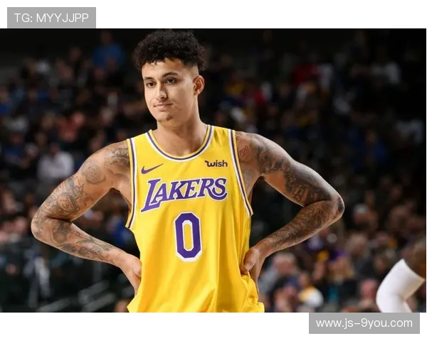 “安赫尔·巴尔博萨的精准传球与快攻配合,成为阿根廷美洲狮队的关键战术执行者” “安赫尔·巴尔博萨的精准传球与快攻配合,成为阿根廷美洲狮队的关键战术执行者”